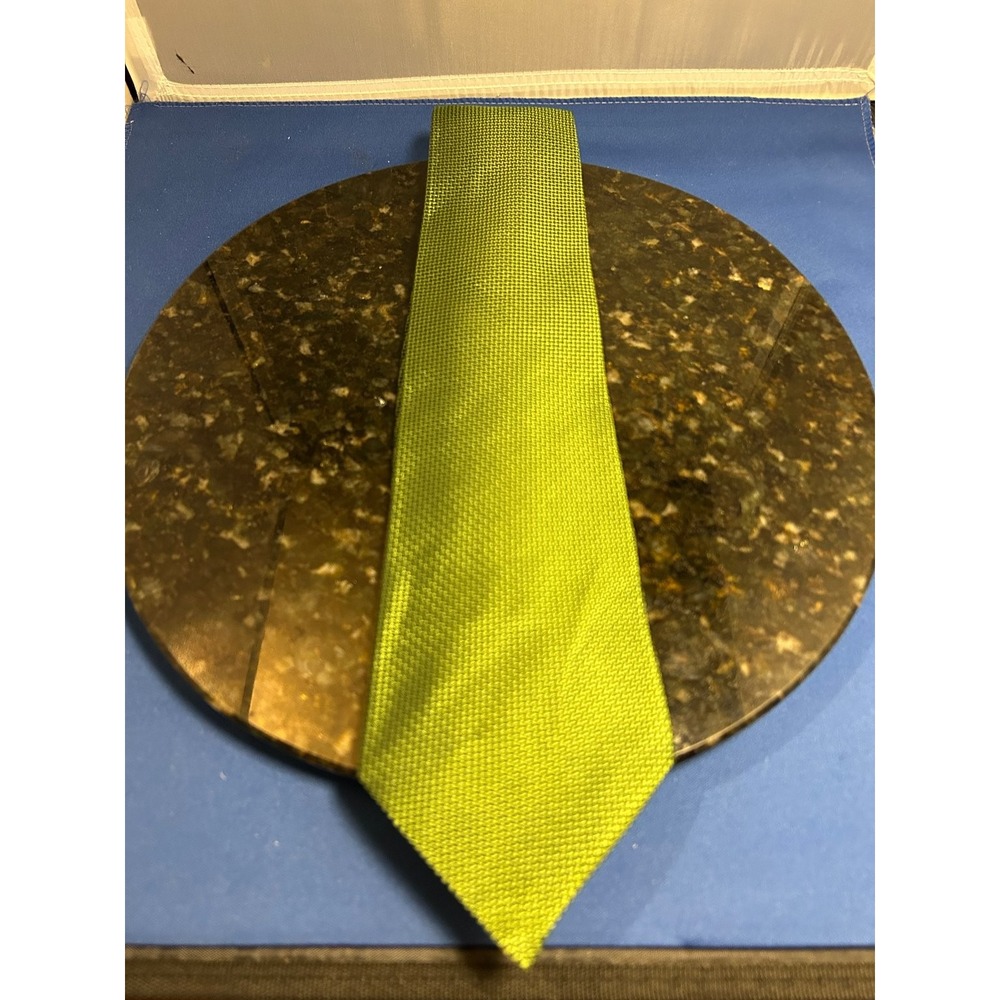 Wembley Men's Tie Green Classic Length Textured Pattern